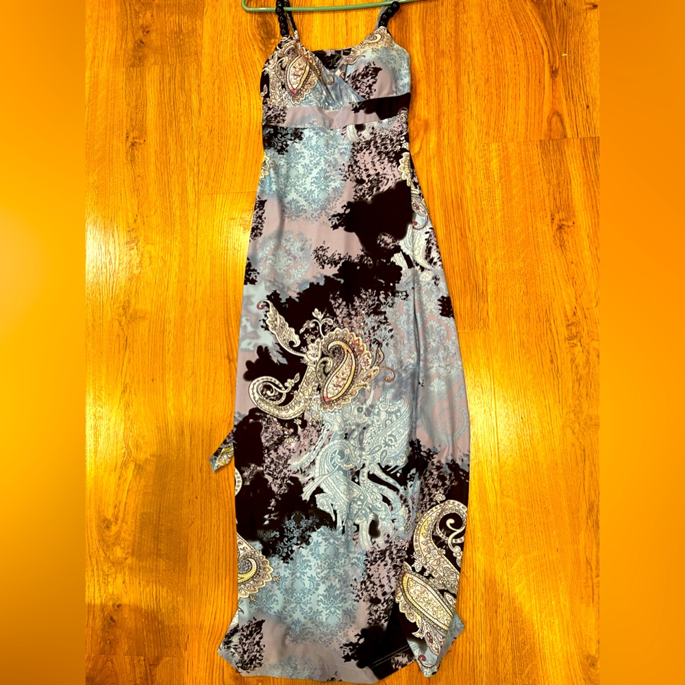 Essential By Milano Maxi Drees Size Small - image 1